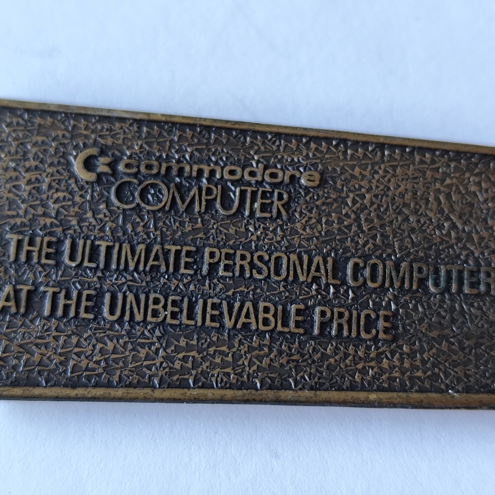 Vintage COMMODORE Computer Keyboard Keychain Rare - Picture 3 of 5